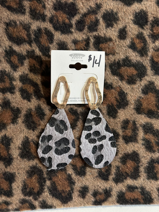 Gray leopard earrings